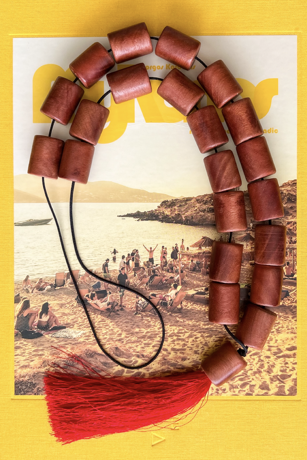 Karyes Komboloi sold by Greek brand, Selini.