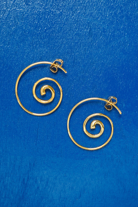 Selini Classic. Spiral Earrings. Gold Staple Earrings. Lightweight Jewelry. 